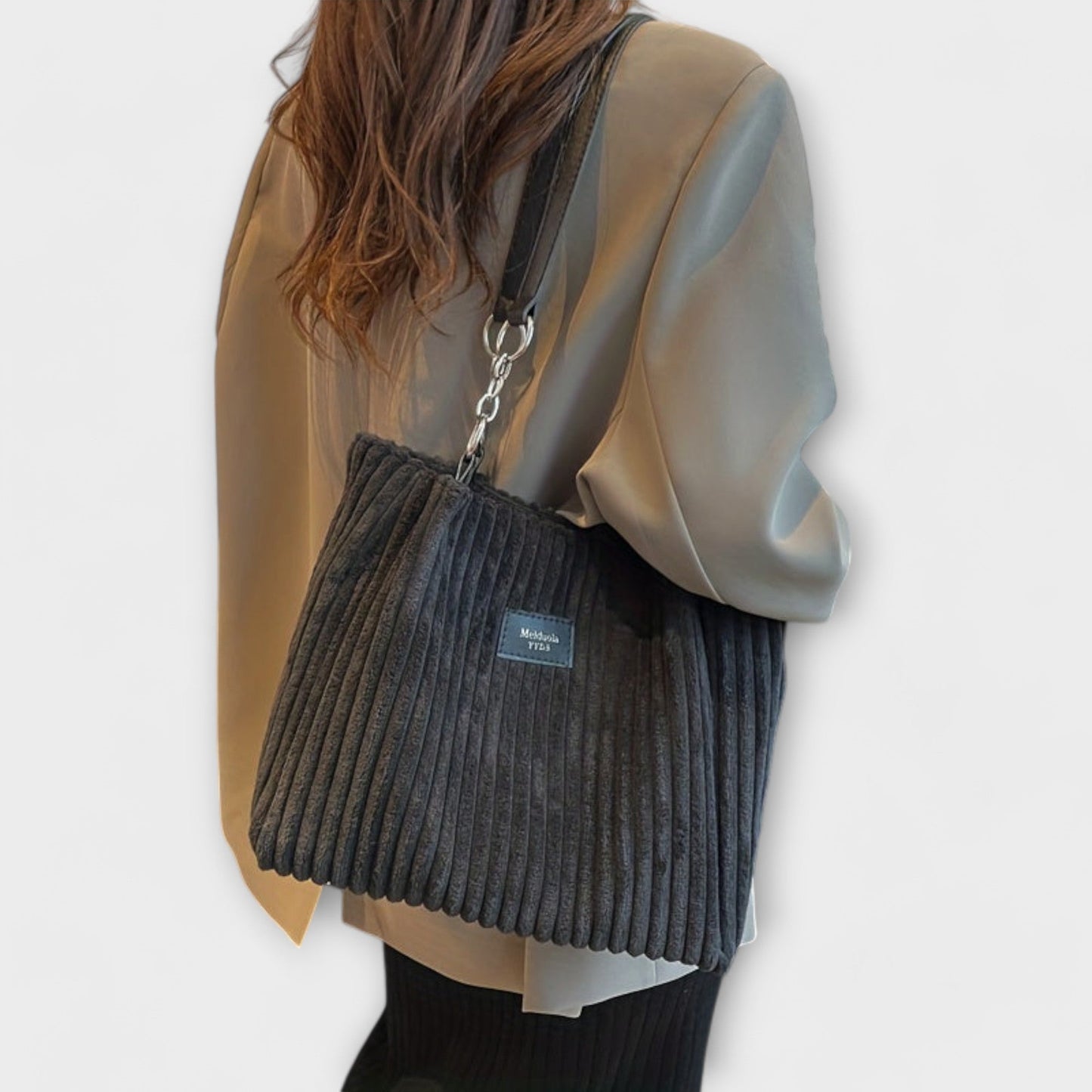 Romeve. - Weiche Cord-Schultertasche