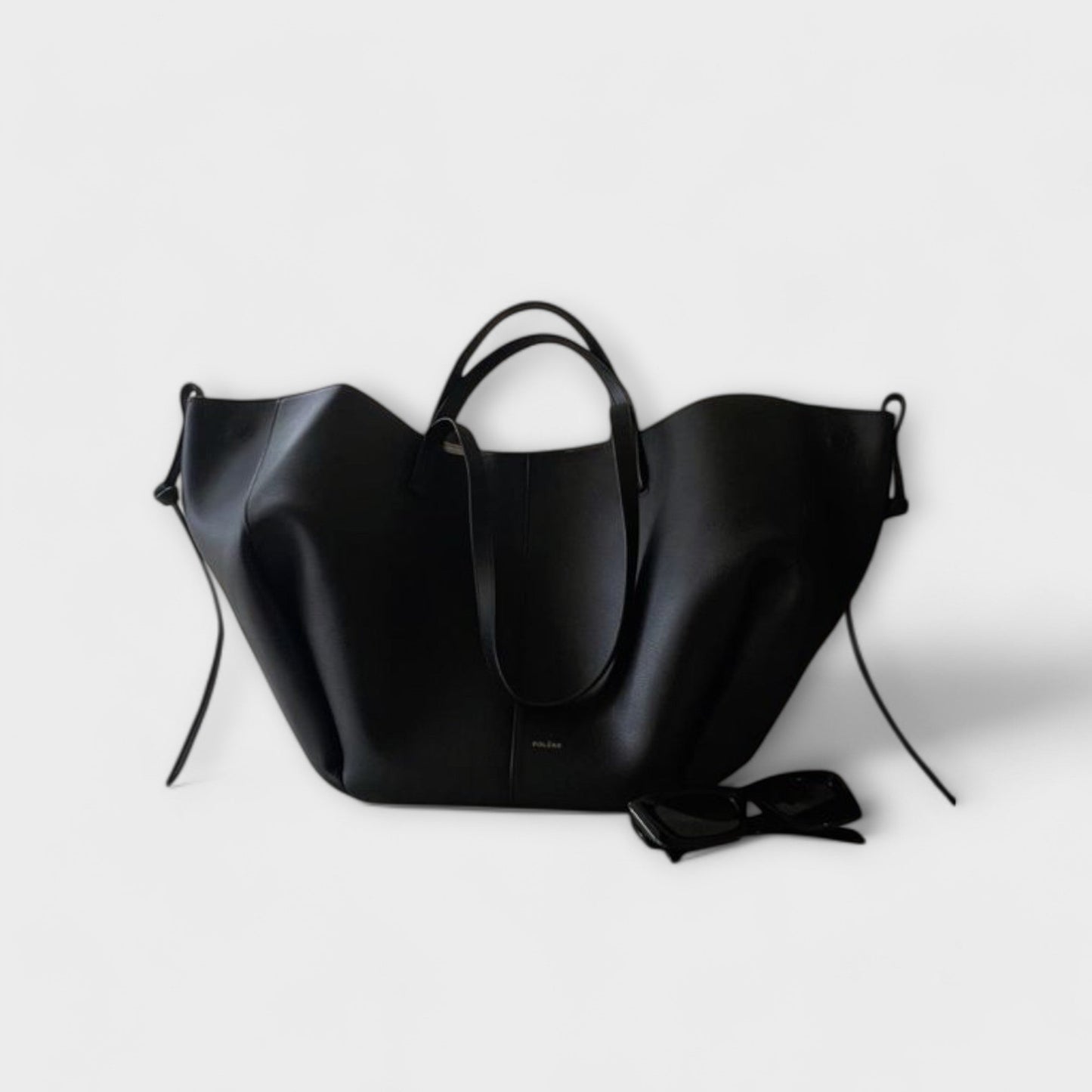 Romeve. – Vintage Tote Bag