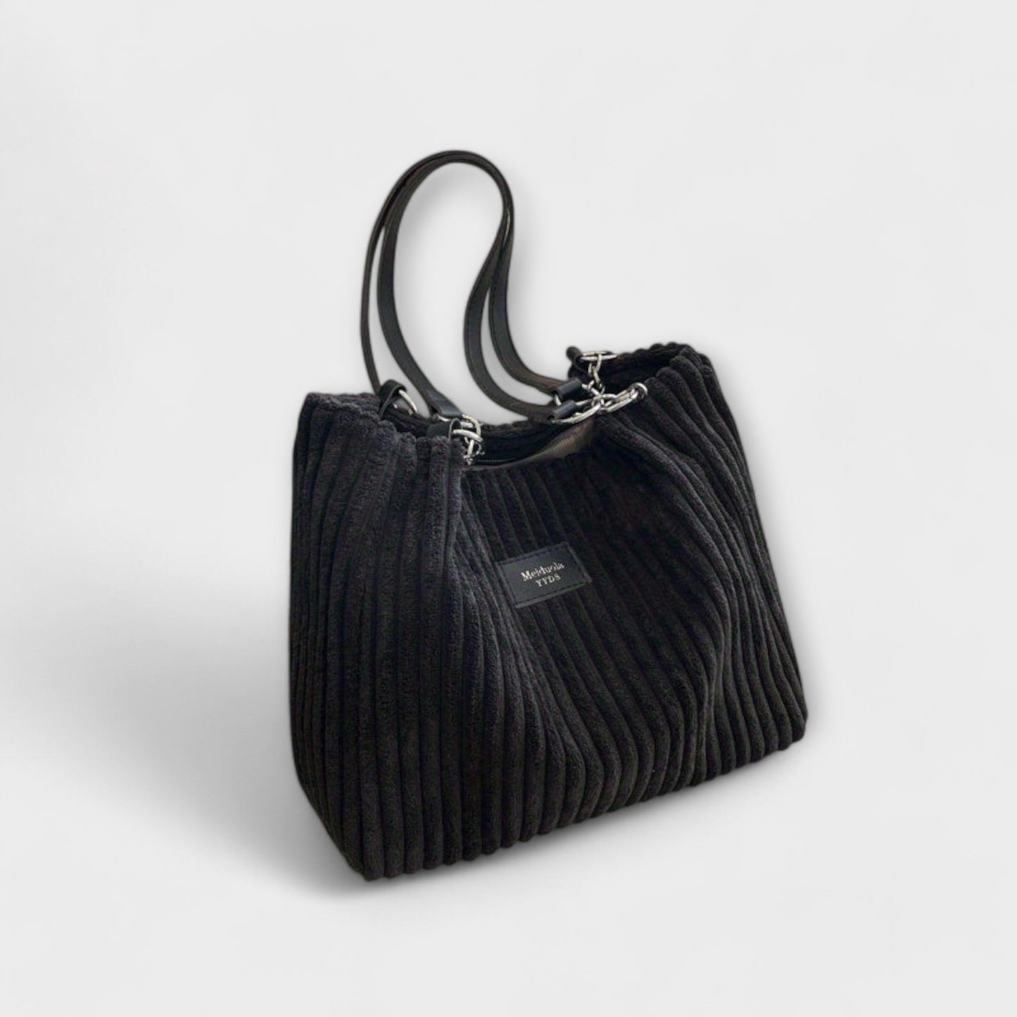 Romeve. - Weiche Cord-Schultertasche